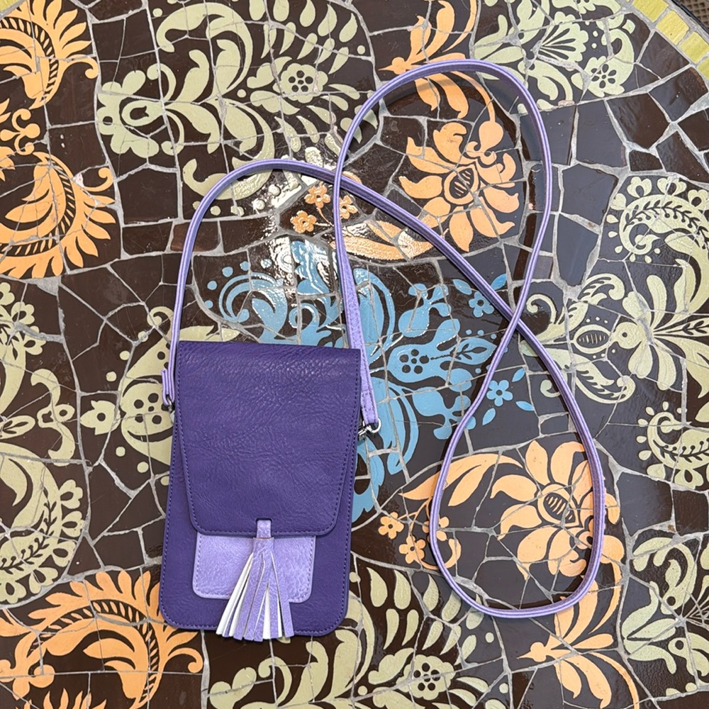 LAVENDER & PURPLE CROSSBODY PHONE/WALLET BAG.